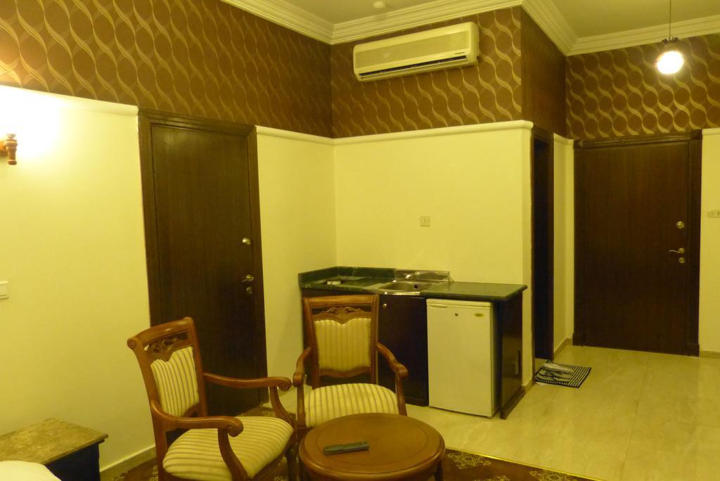 Al Denny Aparthotel Jidá Quarto foto